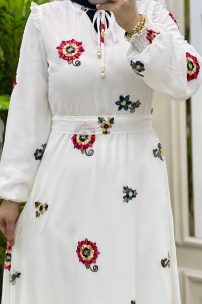 Nazlı Elbisem Beyaz